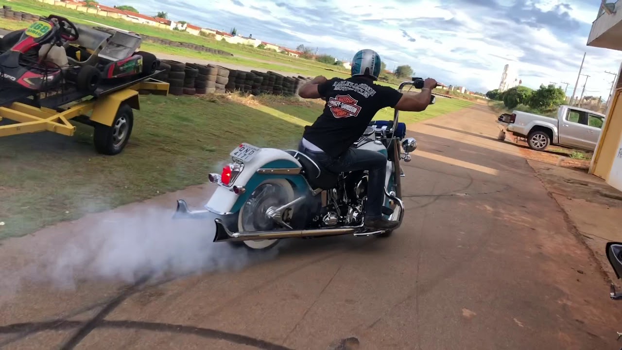 Harley Davidson Softail Deluxe Chicano Style