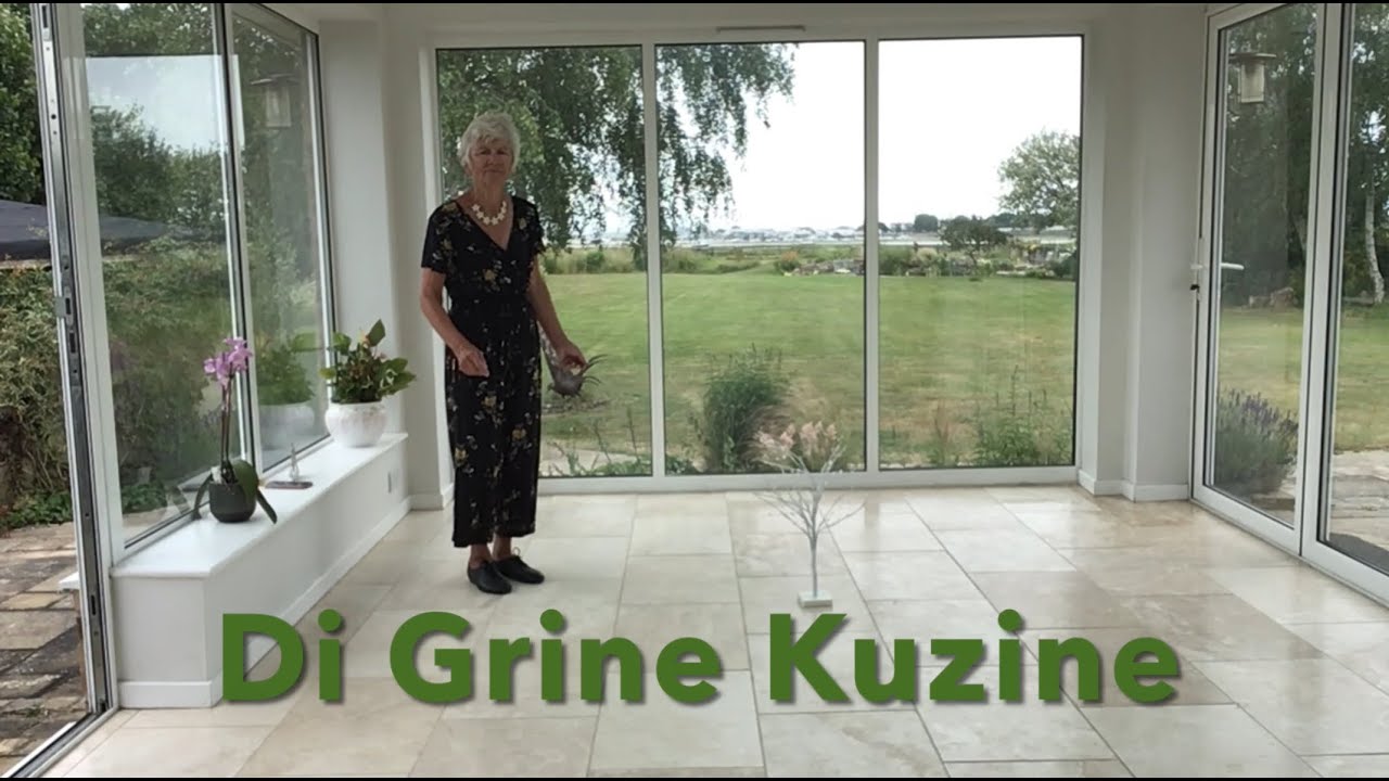 Di Grine Kuzine. Israeli Klezmer dance