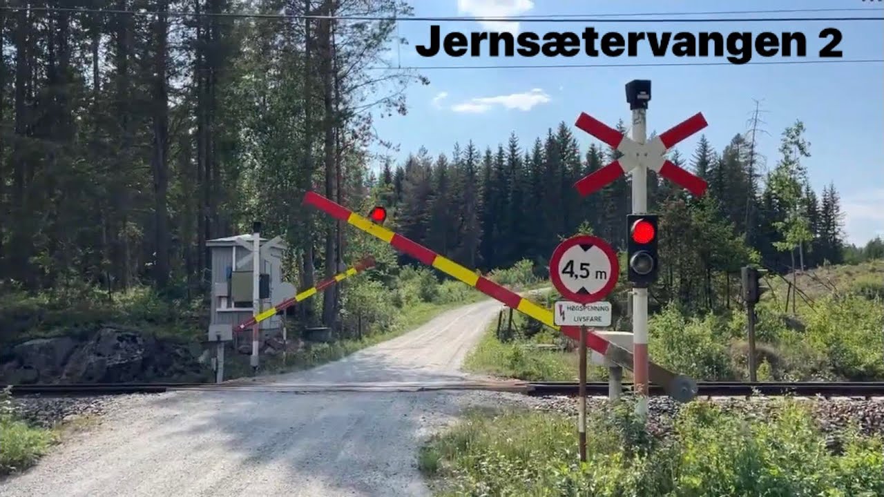 Jernsætervangen Railroad crossing, Stange, Norway 2 / Jernsætervangen Planovergang 2