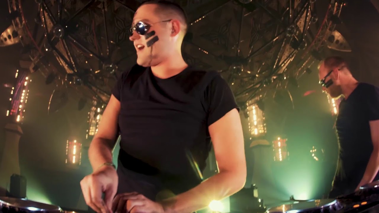 Da Tweekaz - Frozen (2016 Edit) [Qlimax 2017]