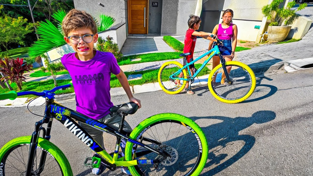 os MENINOS da ESCOLA deu GRAU na frente delas do 5 ano