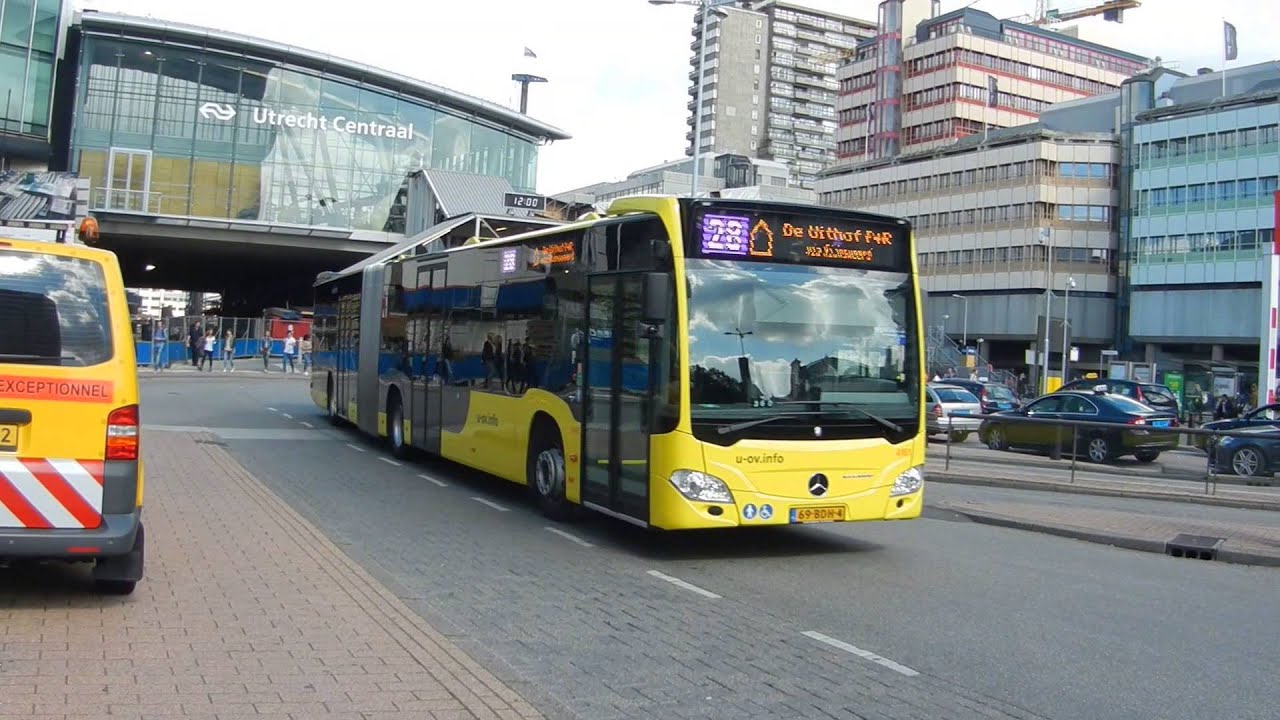 Testen sirene luchtalarm Utrecht - Dutch air-raid siren test (busstation Utrecht Centraal)