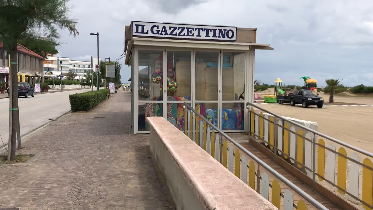 La spiaggia di levante.