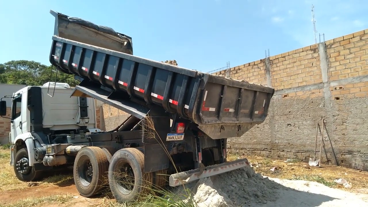 Olha q caçamba linda mais uma do chapéu virado (Guilherme)