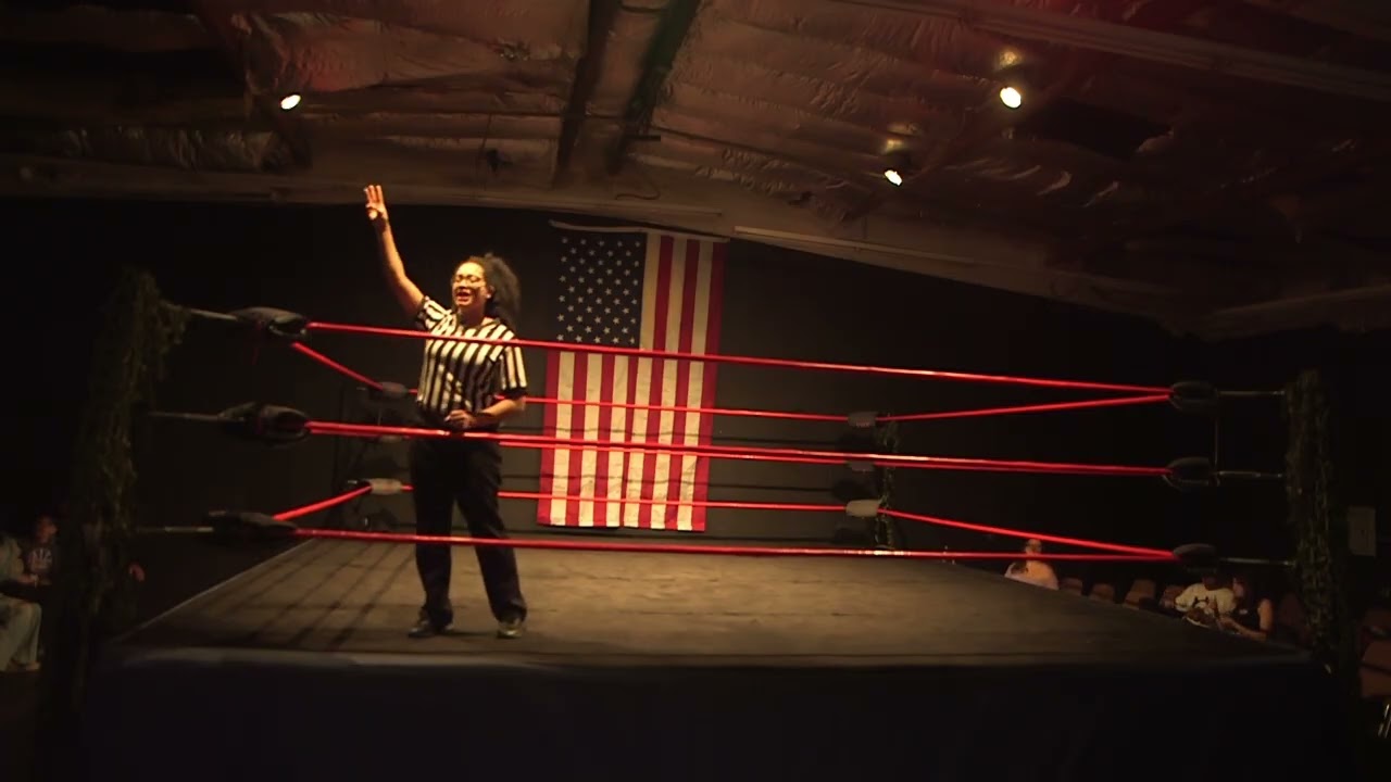 Eliza Hammer vs Nicole Amity