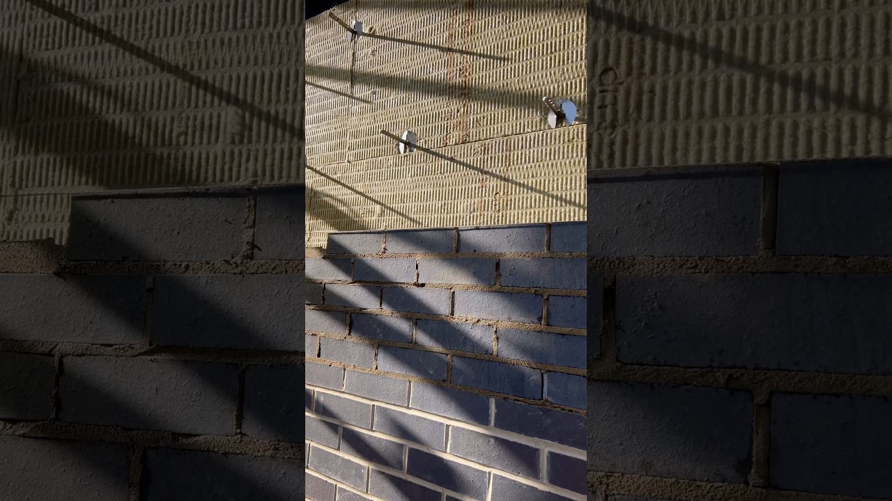 BRICKLAYING! TOO SLOW! TOO ROUGH! WATCH YOUR PERPS 😂 #bricklaying #asmr #construction #building