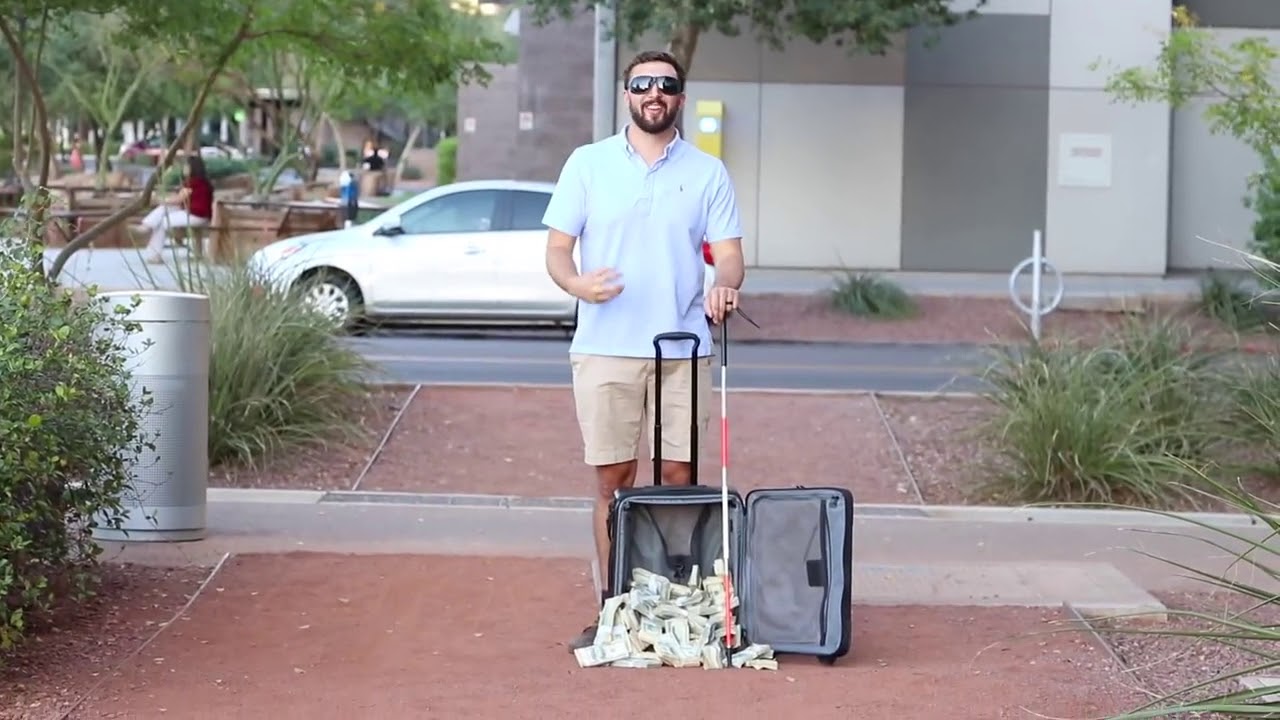 BLINDER MANN VERLIERT &euro;1,000,000  PRANK!!