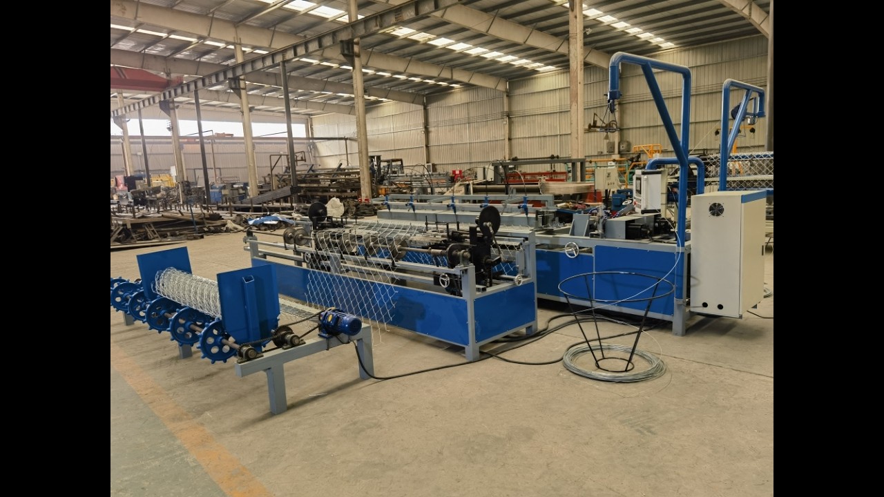 Double wire double mould full automatic chain link fence machine/diamond mesh fence making machine
