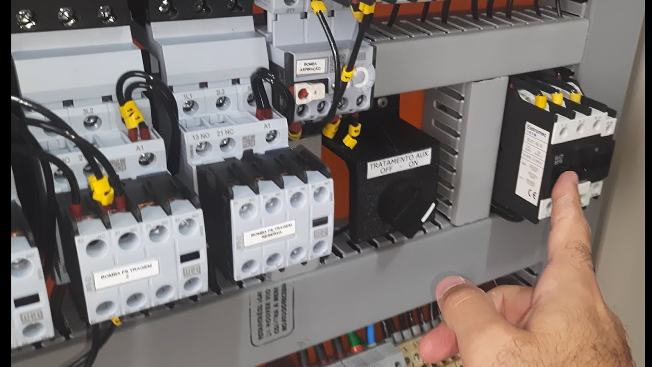 Painel Elétrico para Bombas de Piscina,  Comando com Intertravamento