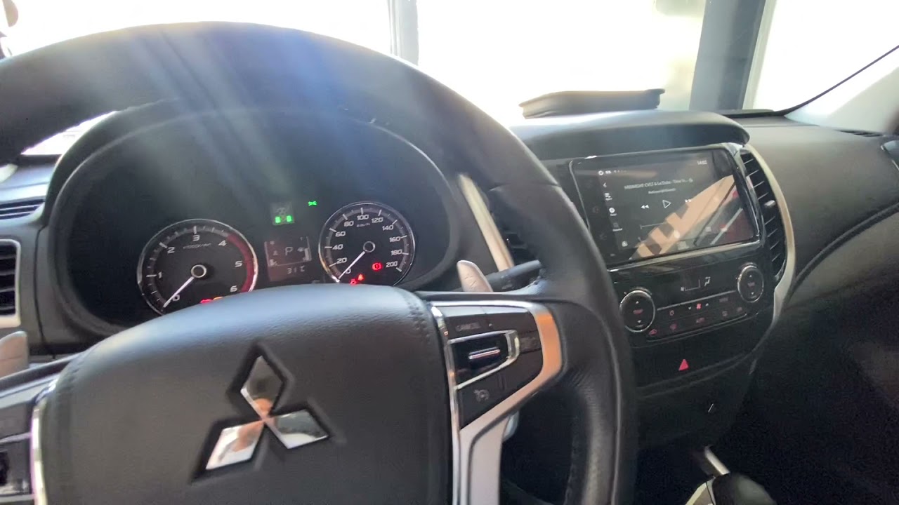 L200 upgrade simples, escuta com fone de ouvido.