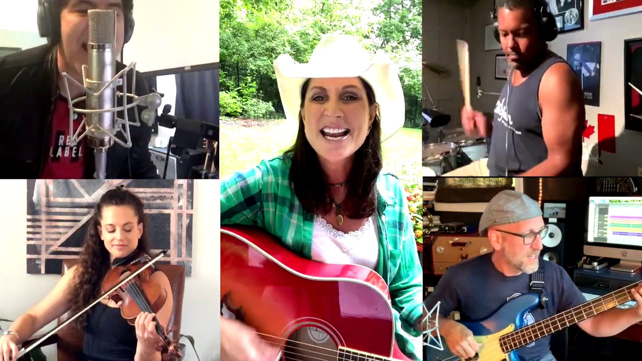 Under The Covers - Terri Clark Performs 
