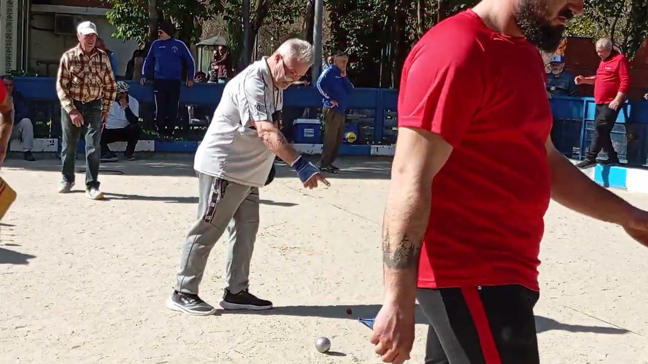 Jesús y Julito VS Javi y Justino