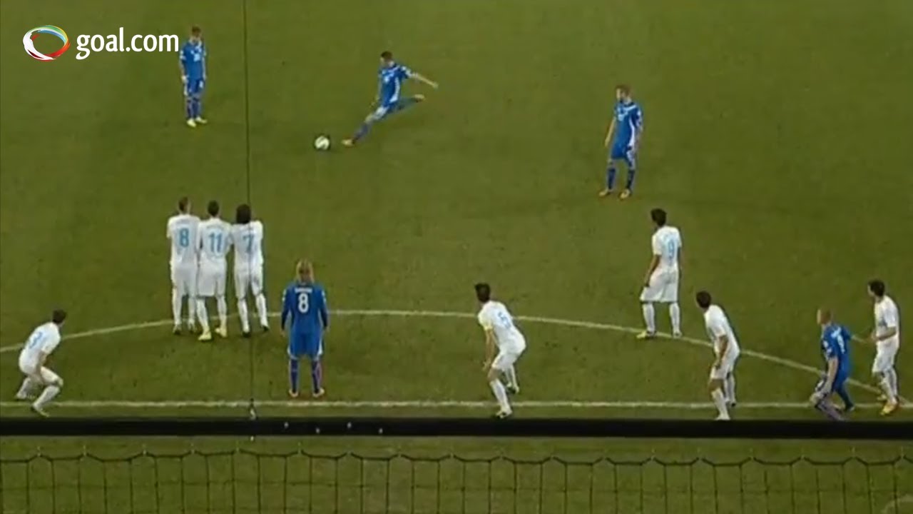 Slovenia vs Iceland - stunning free kick from Gylfi Sigurdsson - 1-1