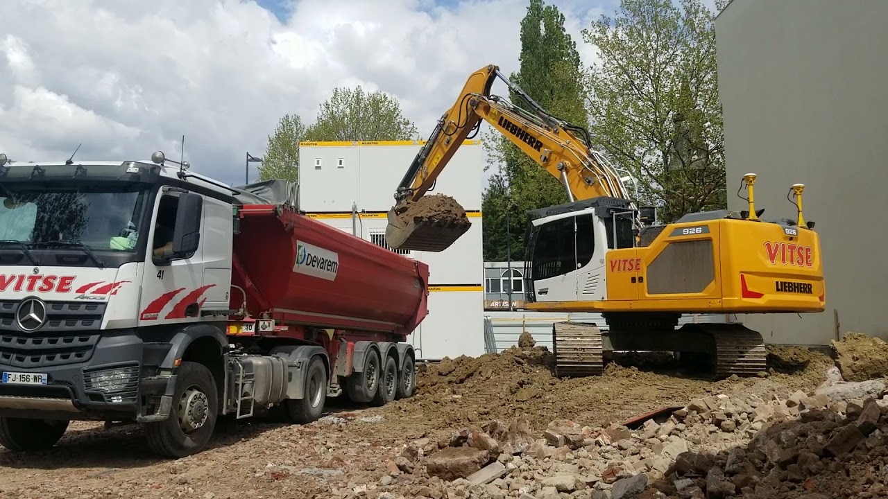 liebherr 926 New génération 8 au terrassement (part1)