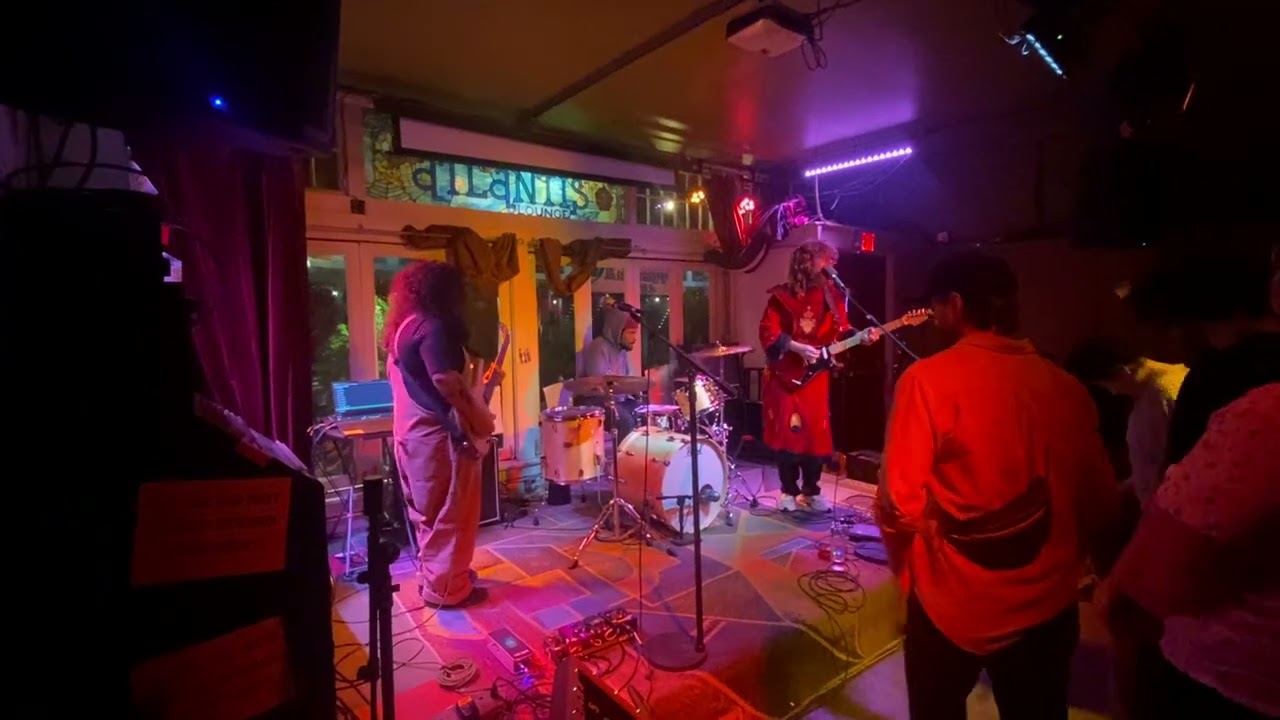 "Gold" by JW Francis (Live at Atlantis Lounge)