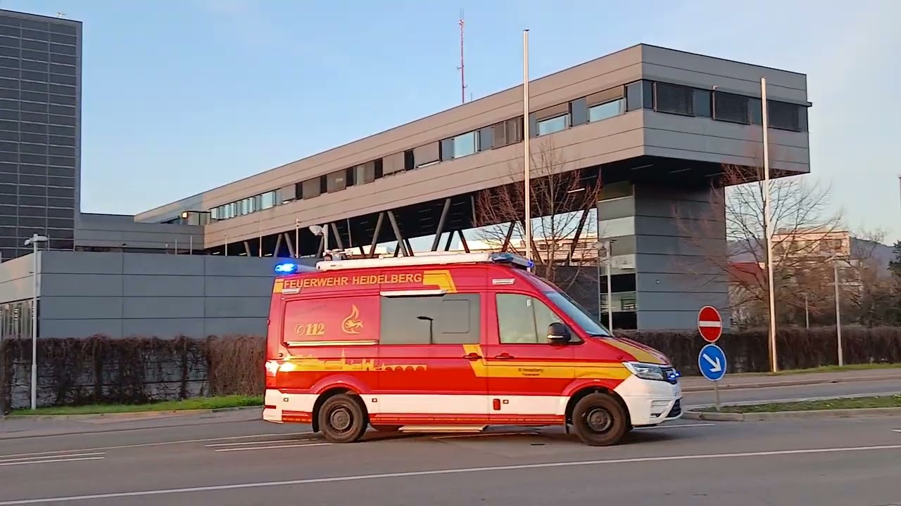 Löschzug Heidelberg auf Einsatz fahrt 