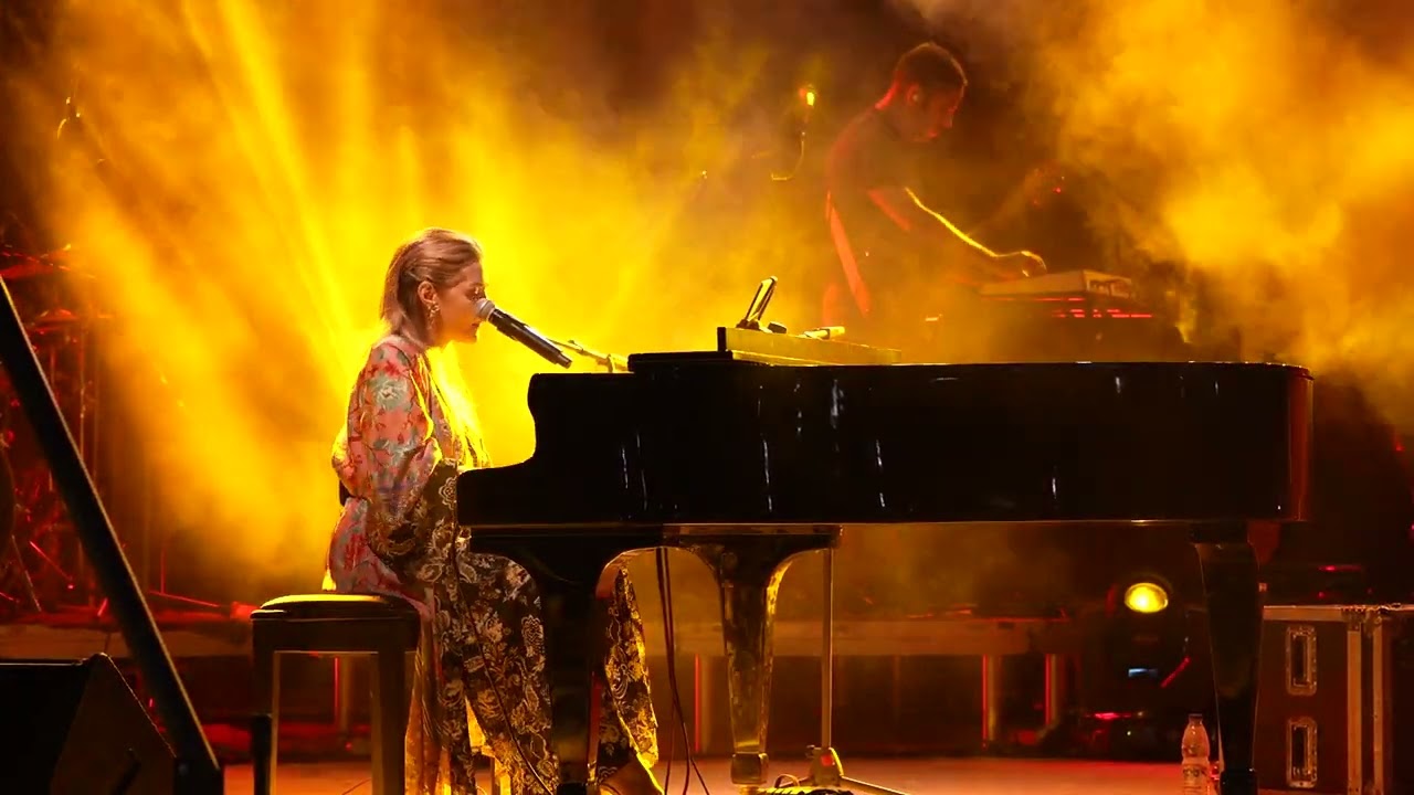 Natassa  Bofiliou - Skali Aglantzias 27.05.2022 | Easy on me - This girl is on fire