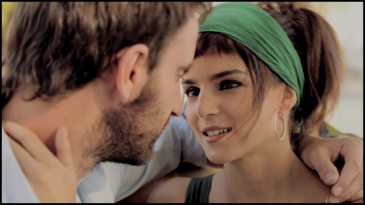 Clara Lago y Dani Rovira - 8 apellidos vascos