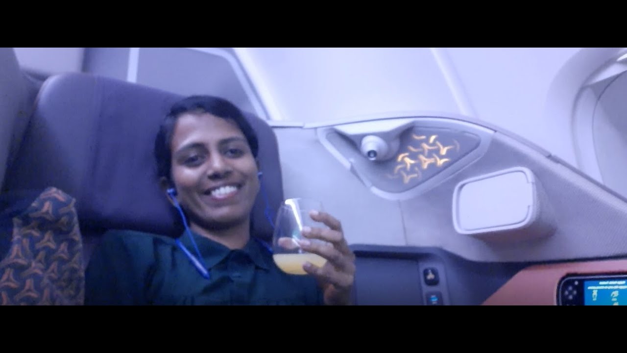 The A380 Upper Deck Business Class Experience in Singapore Airlines-SQ403