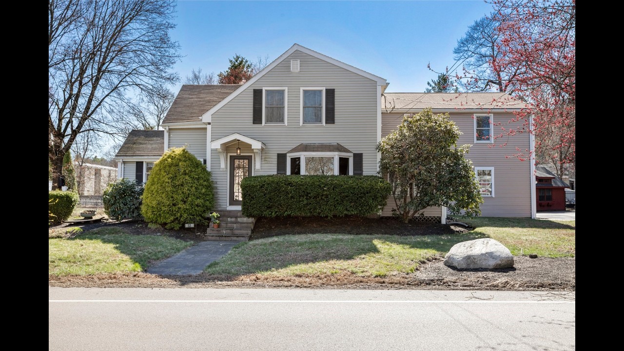 53 Holliston Street, Medway, MA | $699,900