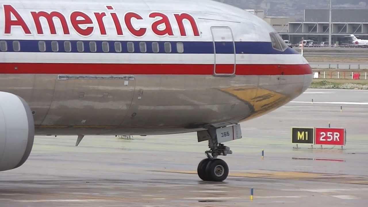 American Airlines B767-300ER Take-off at Barcelona El Prat Airport