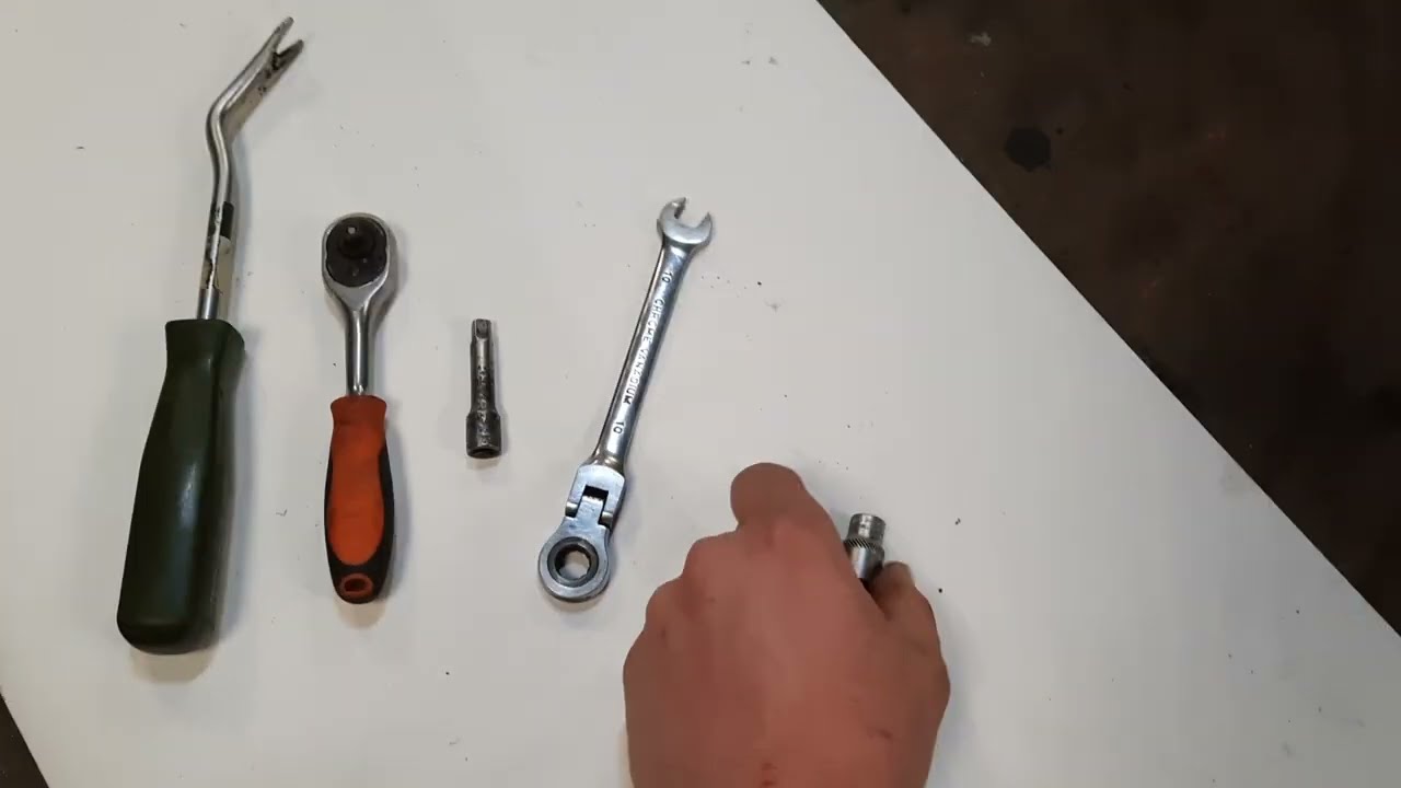 как снять бампер форд модео 4