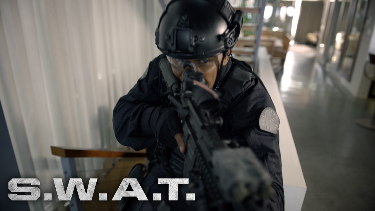 【突入】「S.W.A.T.」名シーン！連携の取れた突入からの制圧…しかし!?【シーズン1 第３話パミリヤ / PAMILYA】#swat #冒頭映像