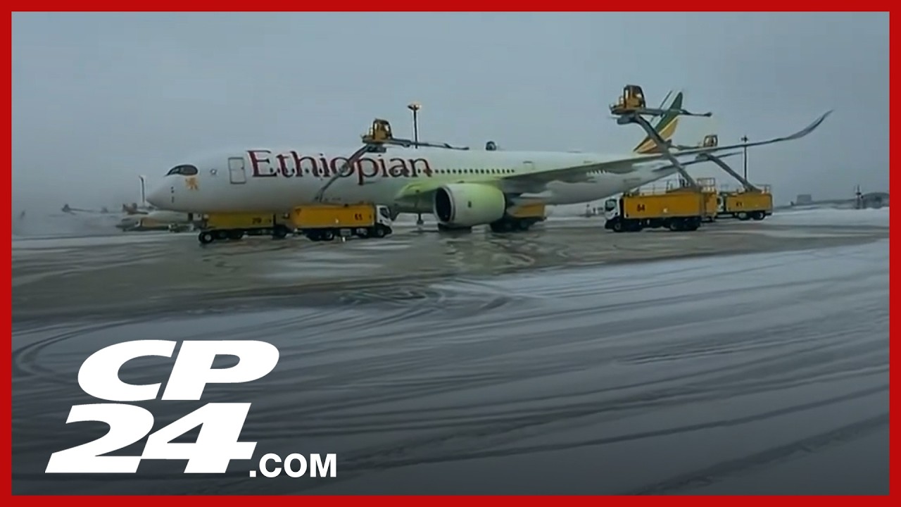 'All hands on deck' to clear runways, de-ice planes at Pearson Airport