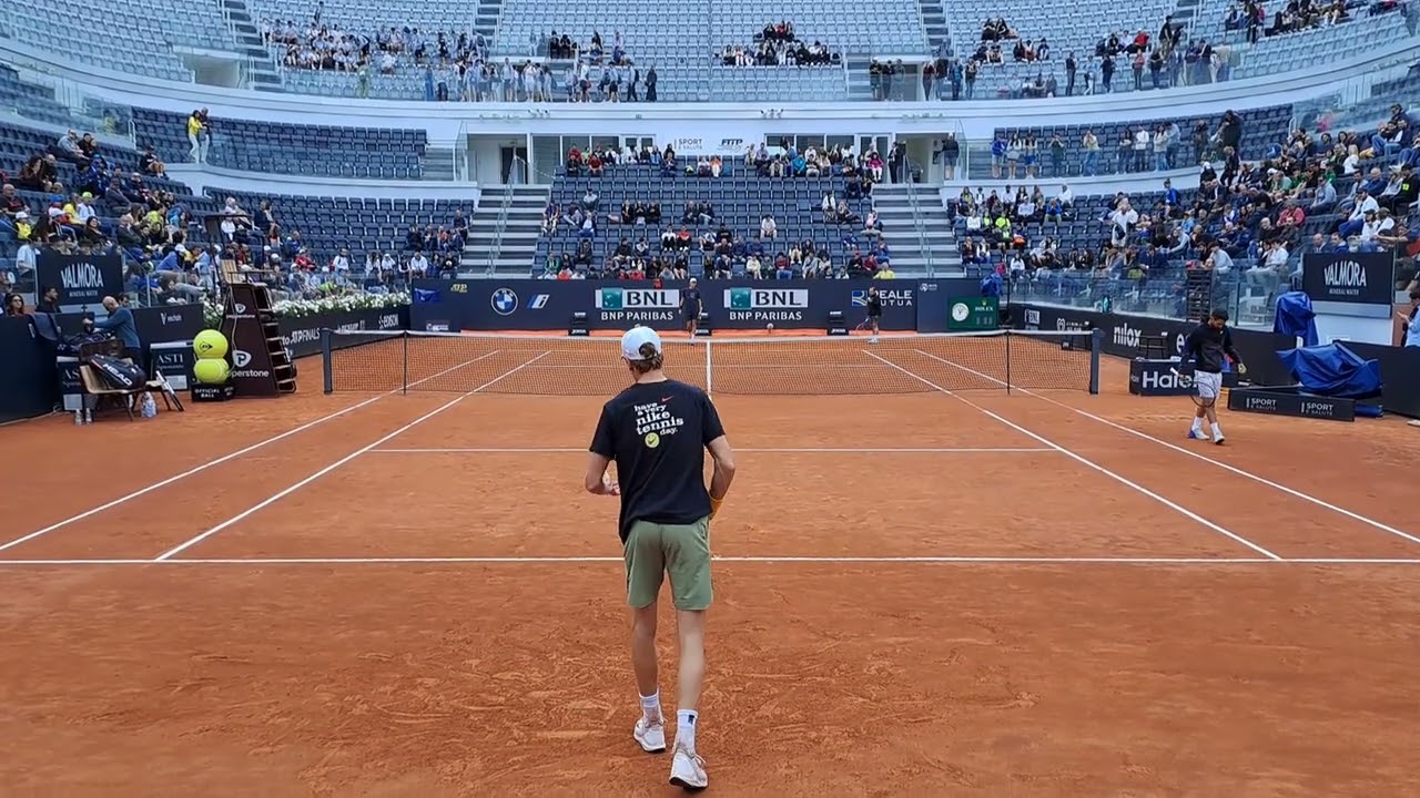Jannik Sinner and Emil Ruusuvuori court-level practice