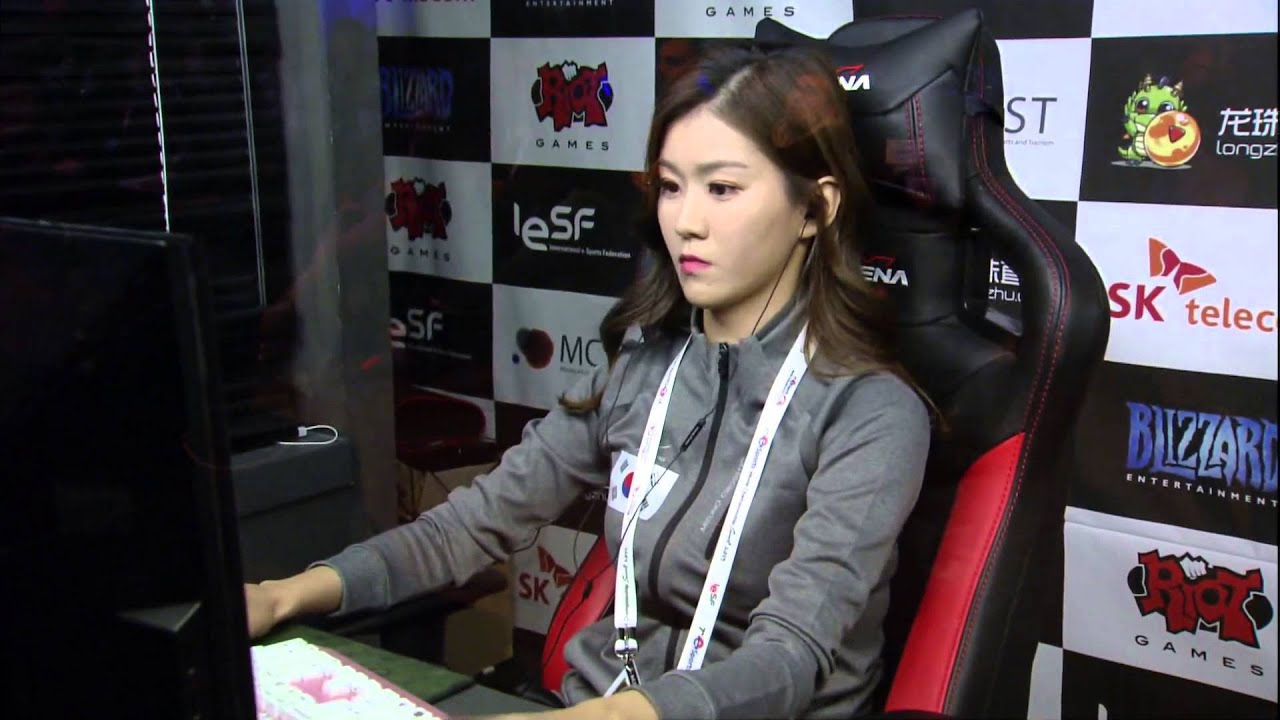 [2015 IESF] SC2 Quarter-Final Match 1 Serral vs Aphrodite -EsportsTV