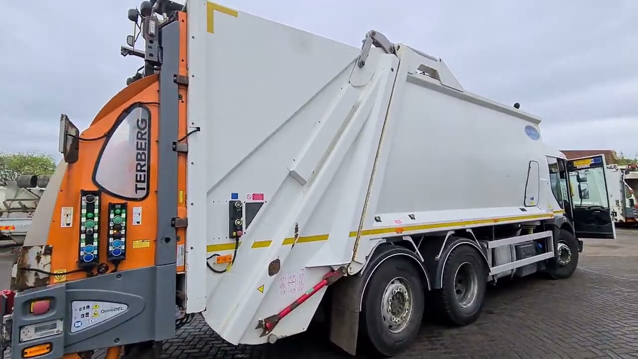 Dennis Elite Refuse Collection Truck - UK