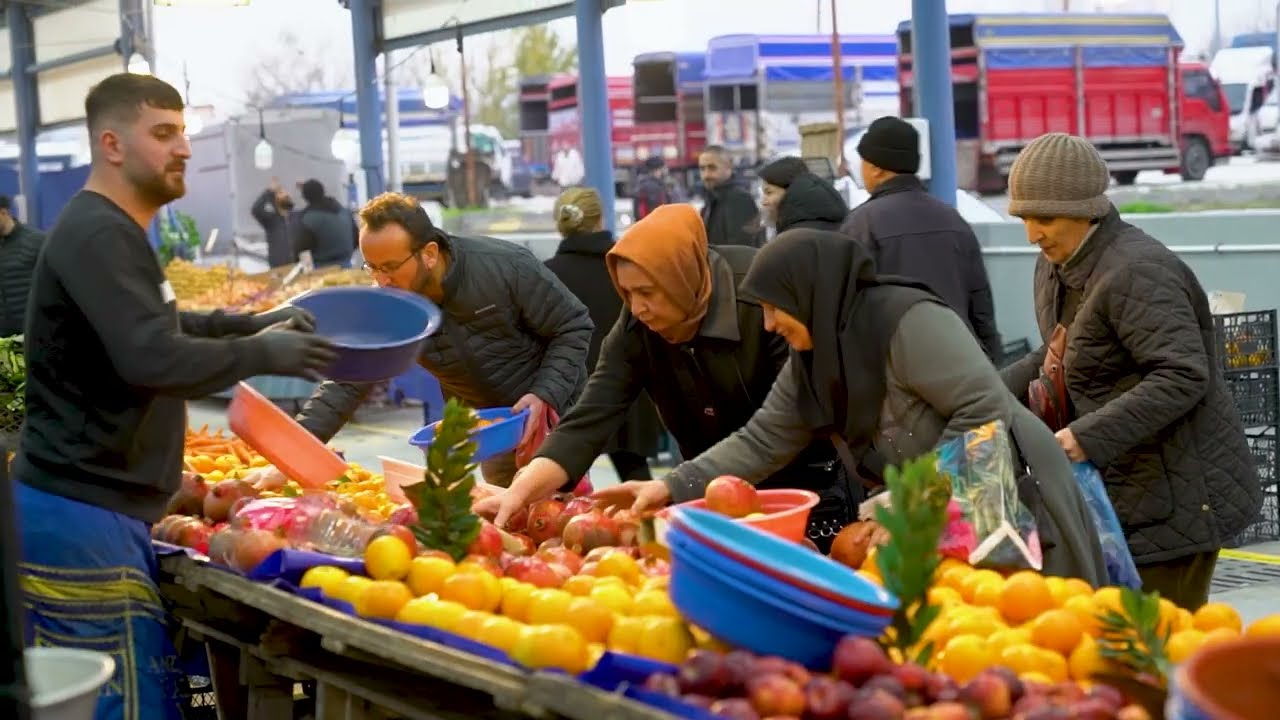 Fatih Mahallesi Kapalı Pazar Alanımız, komşularımıza hizmet vermeye başladı