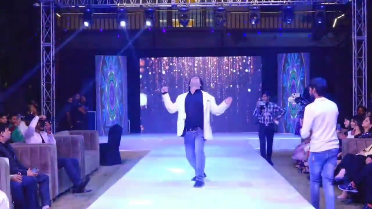 Govinda Fan dance Hero No1 