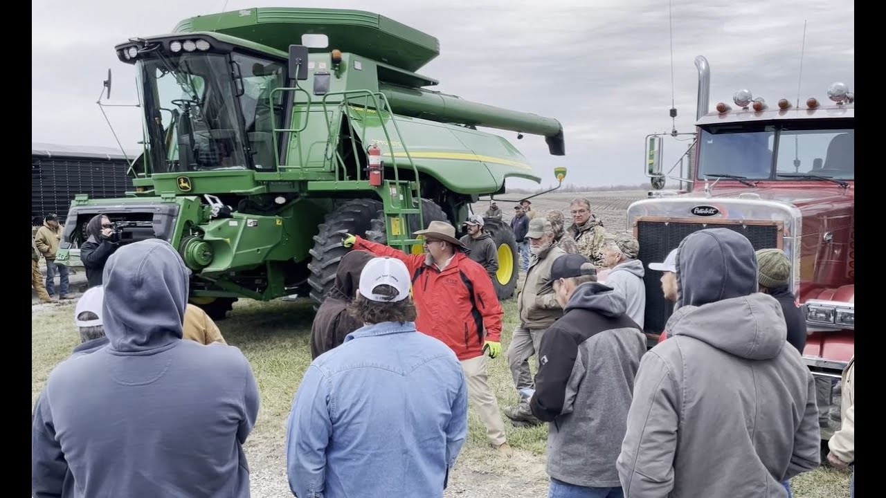 2010 John Deere 9770 STS Combine with 1949 Engine Hours Sold on Chillicothe, MO Farm Auction