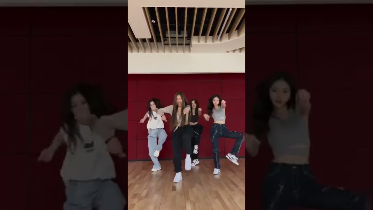 ITZY doing the Zoom challenge with Jessi #itzy #jessi #zoomchallenge