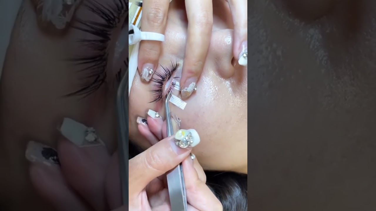 Bottom eyelash extensions procedure