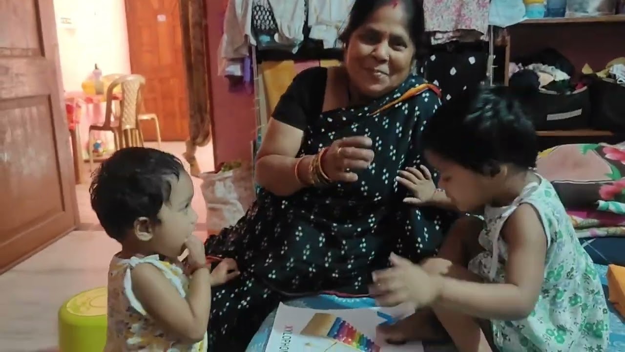 ଆଇ ସାଙ୍ଗରେ ଦୁଇ ଝିଅଙ୍କ ମସ୍ତି