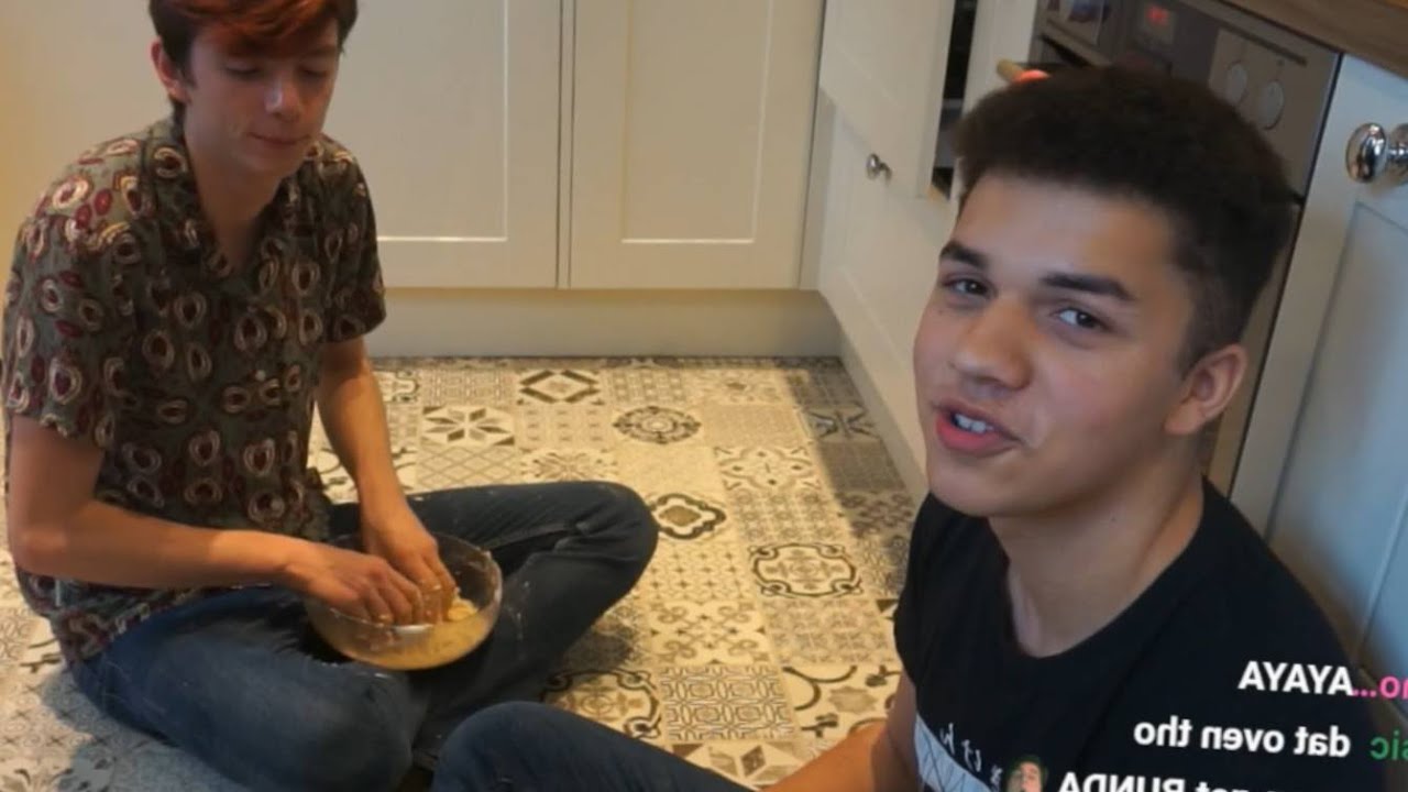 Eryn makes Cake with Badlinu!