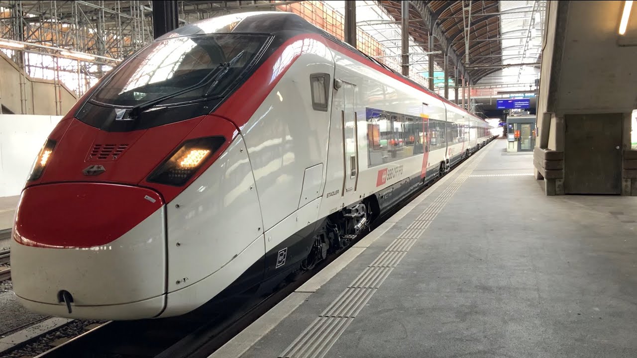 Ausfahrt des EC in Basel SBB auf Gleis 6