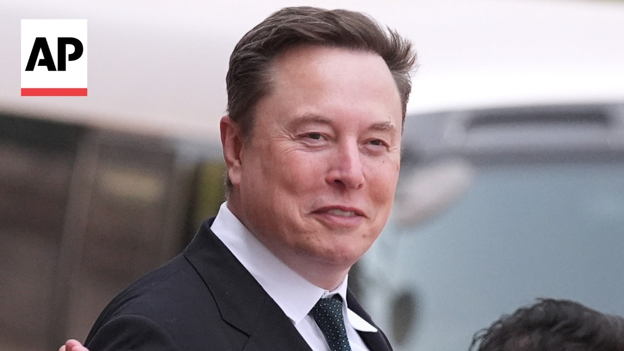 Elon Musk is officially a trillionaire. Here's what $1,000,000,000,000 looks like