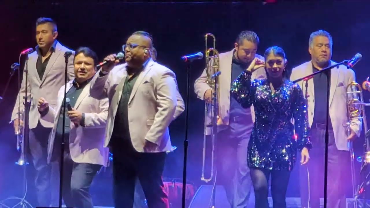 Besame Mucho 2023: LOS ANGELES AZULES MEJOR CONCIERTO EN EL Dodger Stadium de Los Ángeles, CA