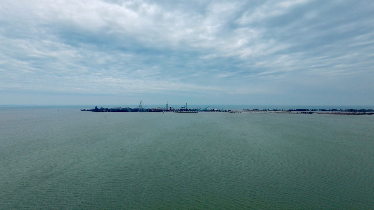 4K Cinematic FPV Flight Over Sandusky Bay
