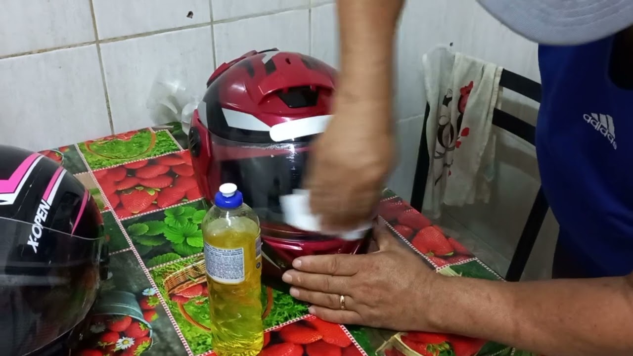 solução para não embaçar a viseira em dias de chuva.