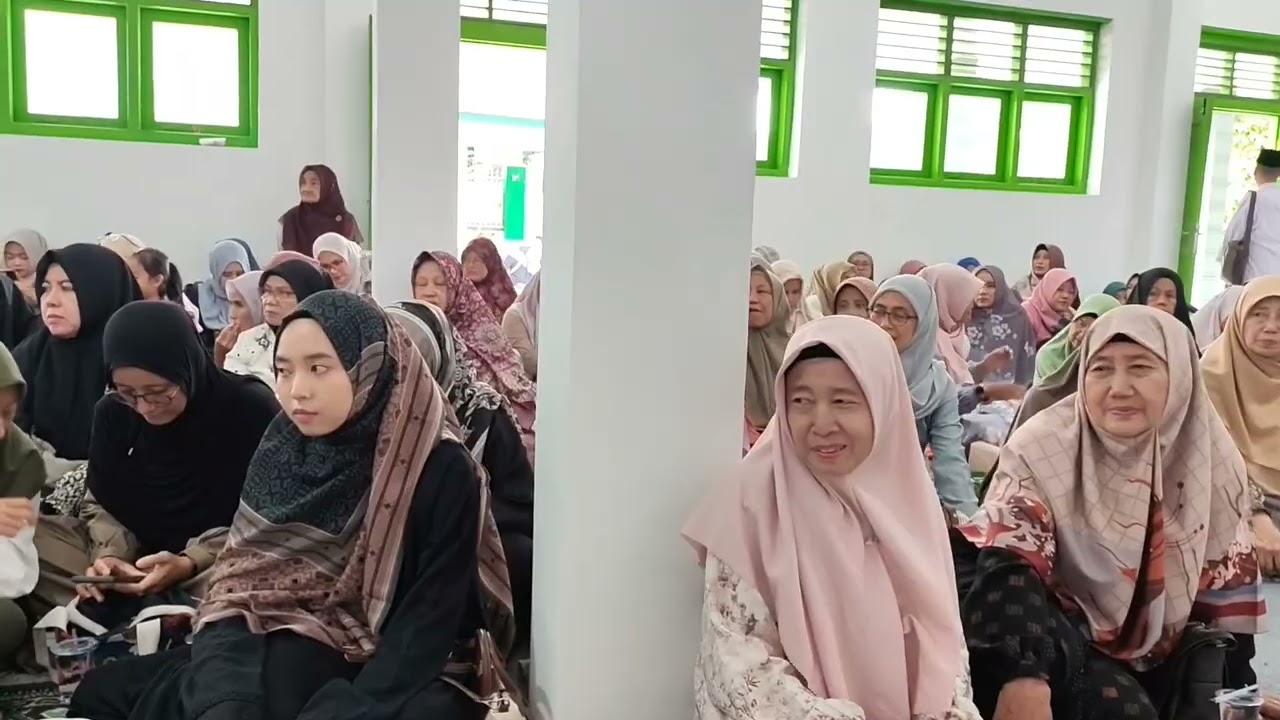 Haul Bani Dzuriyah Mbah Hayatun & Mbah Hayati, Di Aula Masjid Al Basyariyah Sewulan