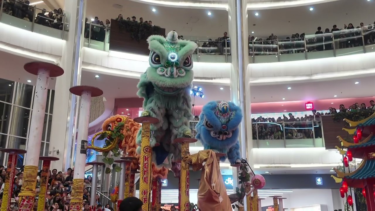 DOUBLE TONGGAK DAY 2 di EMPORIUM MALL by KONG HA HONG barongsai pastel 