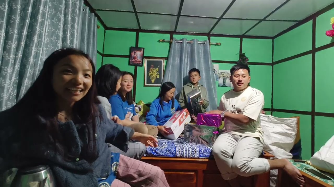“So Many Wedding Gifts!”👉 “Unboxing Begins…”