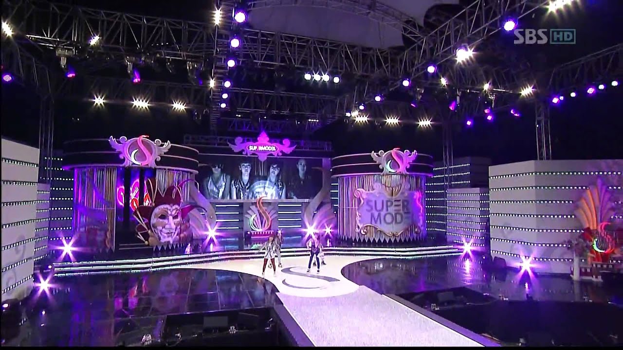 2NE1 - I Don't Care [Live 2009.09.24]