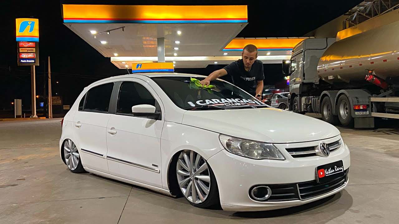 Gol G5 com suspensão a ar, o dono não gosta de carro baixo, mas acha bonito 😂