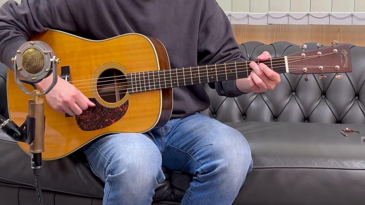 Martin HD-28V (2009)