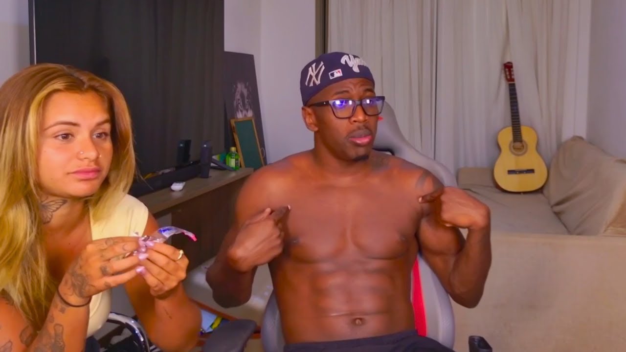 FONTINNELE NA RESENHA EM CASA COM O  PESSOAL DA LIVE